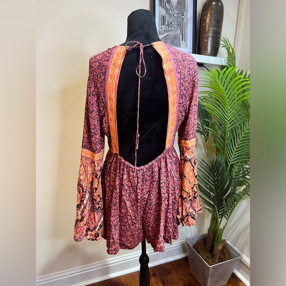 Free People Once Upon A SummerTime Open Back Deep-V Belle Sleeves Romper Medium - Picture 10 of 10